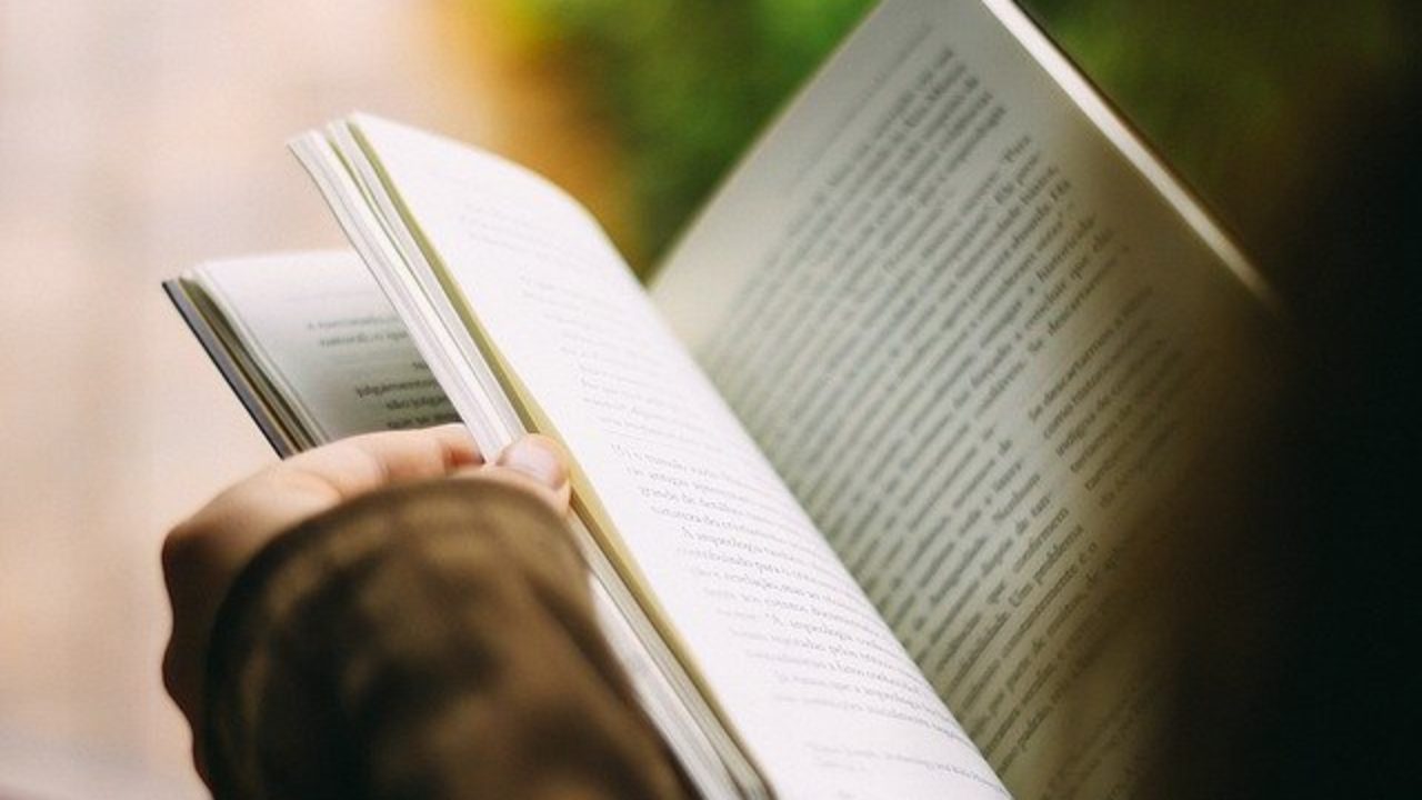 Cara Membuat Review Buku yang Baik dan Benar